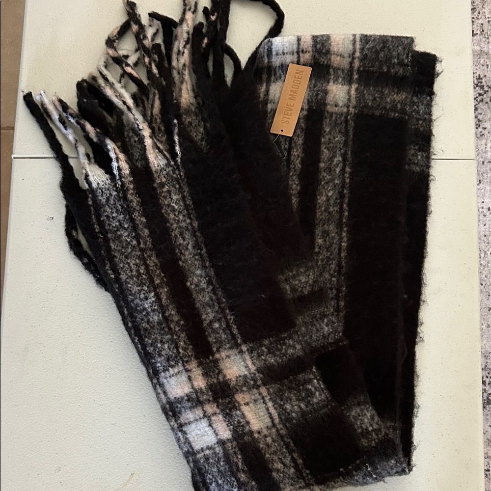 NWT Steve Madden Black and Pink/White Plaid Oversized Scarf